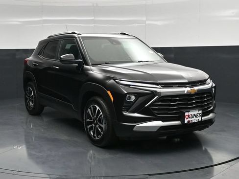 Used 2025 Chevrolet TrailBlazer LT FWD image 5