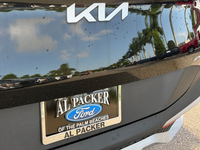 Used 2023 Kia Sportage EX FWD image 18