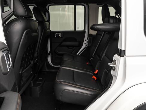 Used 2022 Jeep Wrangler Unlimited Rubicon w/ Trailer Tow Package image 30