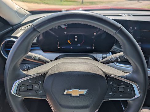 Used 2024 Chevrolet Trax LT w/ Driver Confidence Package image 17