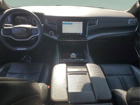 Used 2024 Jeep Wagoneer Series II w/ Flexible Seating Group RWD image 9