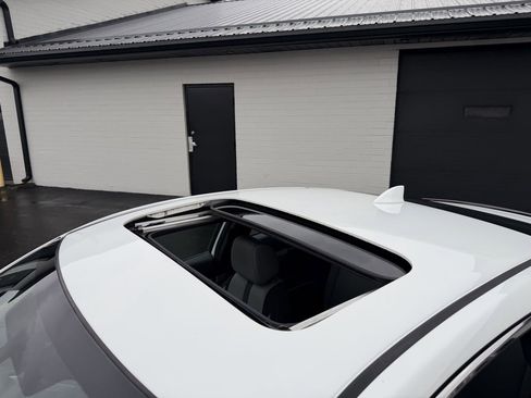 Used 2017 Honda Civic EX-T image 9