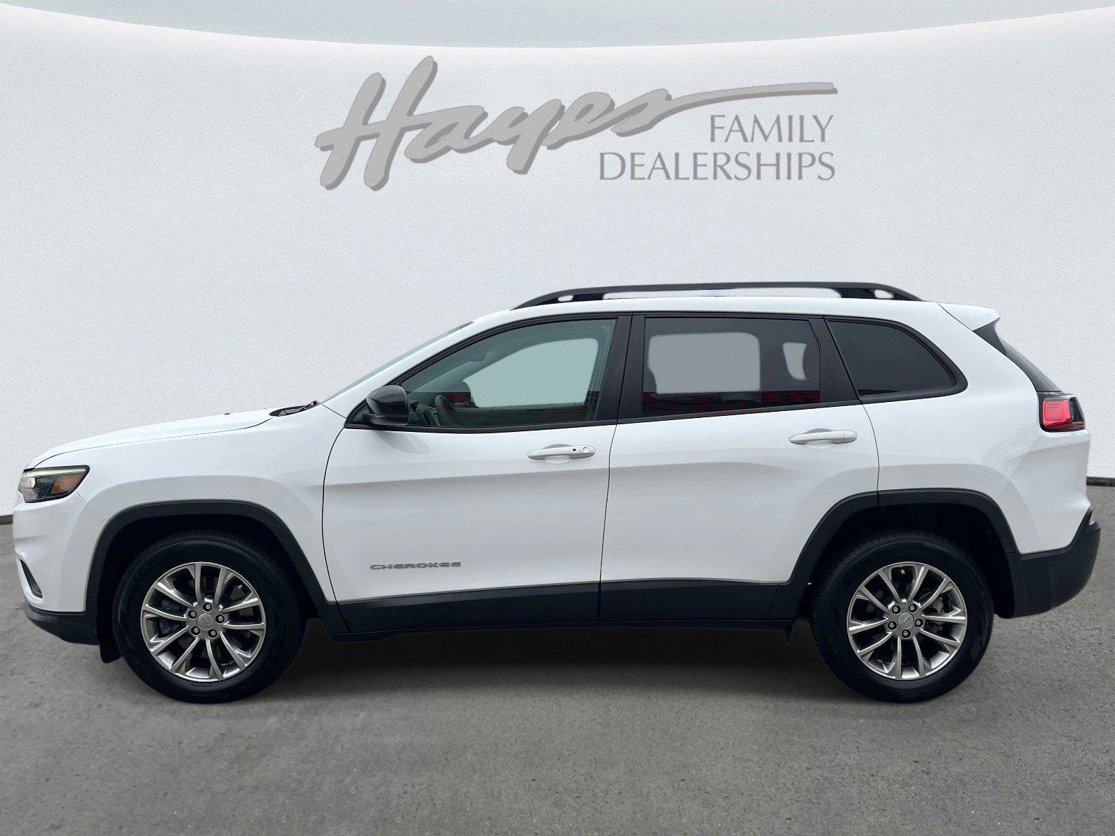 Used 2022 Jeep Cherokee Latitude Lux w/ Sun & Sound Group FWD image 6