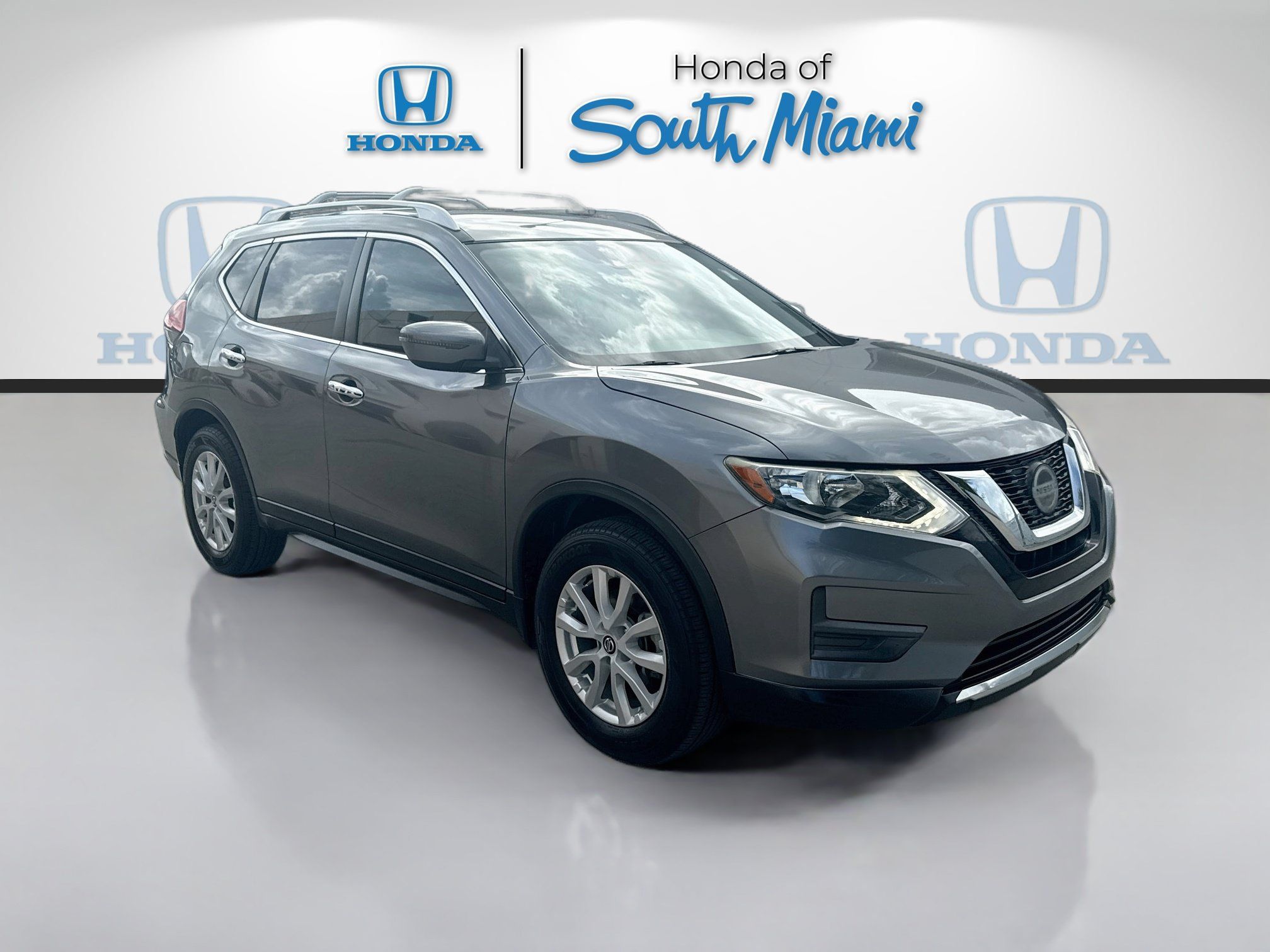 Used 2020 Nissan Rogue SV FWD image 1