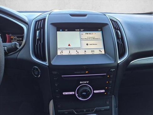 Used 2016 Ford Edge Titanium w/ Technology Package FWD image 11