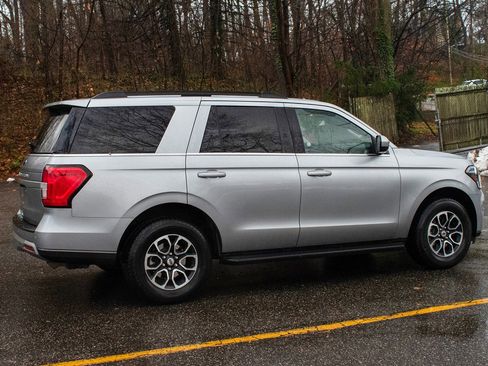 Used 2024 Ford Expedition XLT image 9