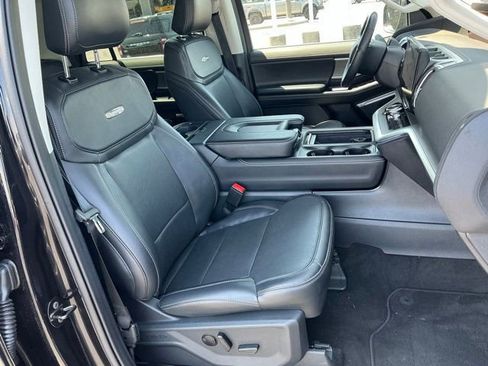 Used 2025 Ford Expedition Platinum AWD/4WD image 25