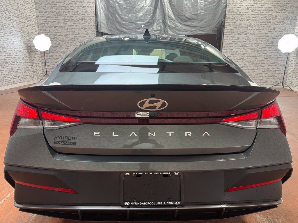 Used 2026 Hyundai Elantra Sport FWD image 6