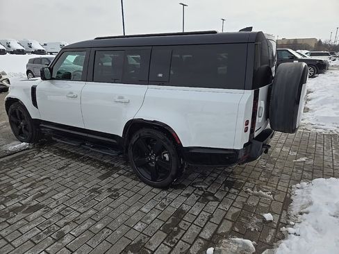 Used 2024 Land Rover Defender 130 X-Dynamic SE image 7