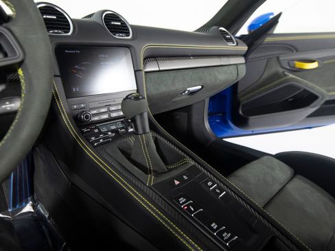 Certified 2025 Porsche 718 Cayman GT4 RS RWD image 31