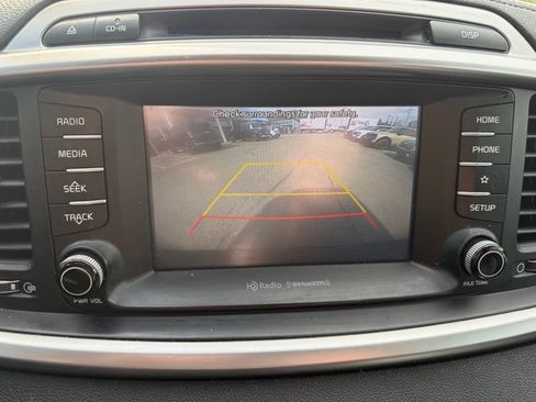 Used 2019 Kia Sorento AWD w/ LX Convenience Package image 13