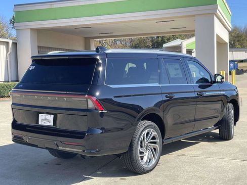 New 2025 Lincoln Navigator L Reserve image 3