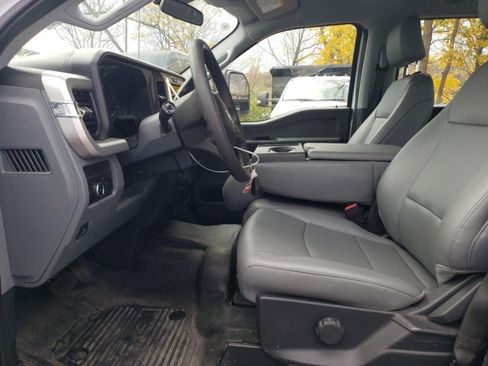 Used 2025 Ford F250 XL w/ XL Chrome Package image 6