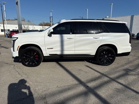 Used 2025 Cadillac Escalade V w/ LPO, Floor Liner Package image 4