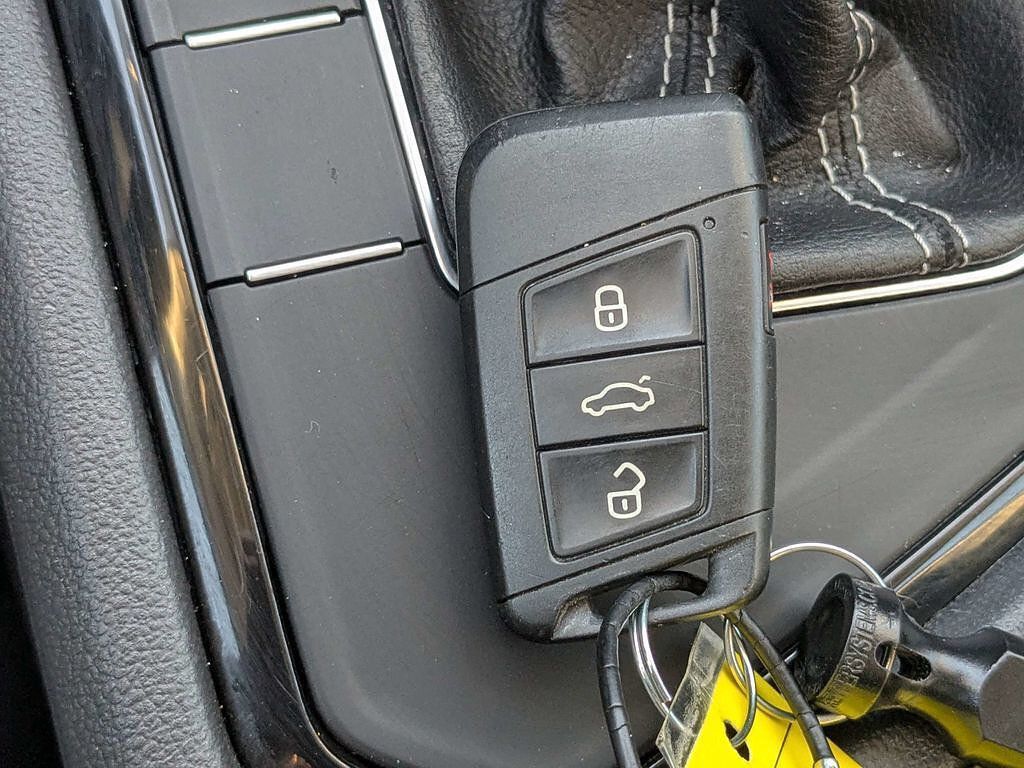 Used 2024 Volkswagen Taos S FWD image 31