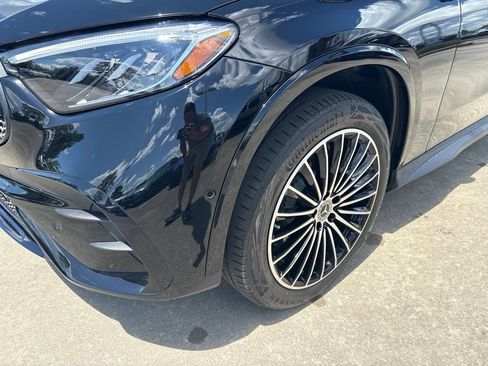 Used 2025 Mercedes-Benz GLC 300 4MATIC image 9