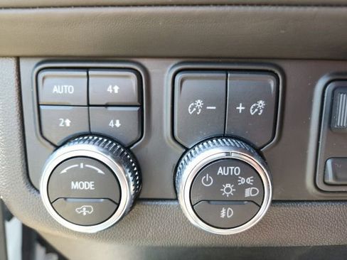 Used 2023 GMC Yukon XL Denali Ultimate image 13