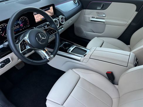 Certified 2025 Mercedes-Benz GLA 250 image 11