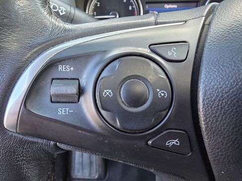 Used 2020 Buick Enclave Essence image 26