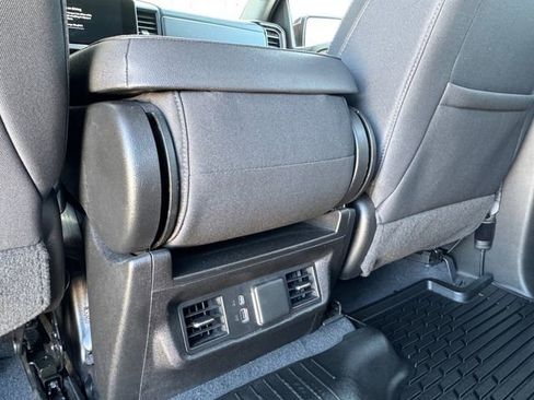 Used 2022 Chevrolet Silverado 1500 LT image 30