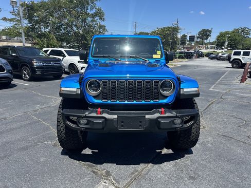 Used 2025 Jeep Wrangler Unlimited Rubicon AWD/4WD image 4