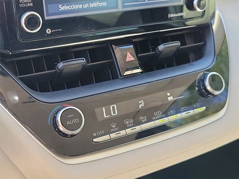 Used 2021 Toyota Corolla LE image 26