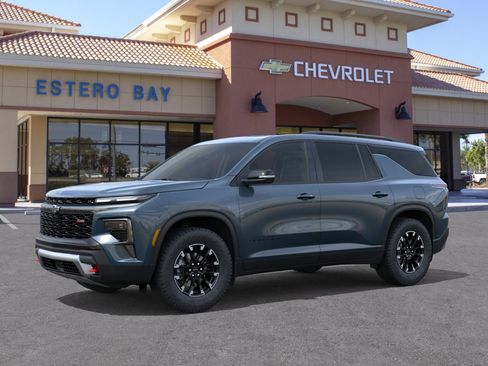 New 2026 Chevrolet Traverse Z71 w/ Driver Confidence Package AWD/4WD image 2