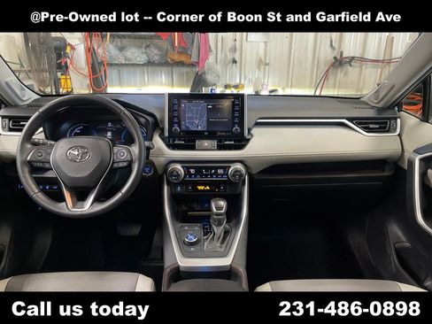 Used 2020 Toyota RAV4 Limited AWD/4WD image 18