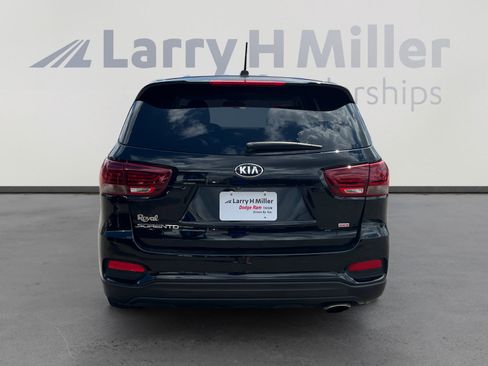 Used 2019 Kia Sorento L FWD image 4