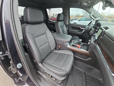 Used 2023 GMC Sierra 1500 SLT w/ SLT Premium Package AWD/4WD image 18