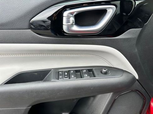 Used 2025 Jeep Compass Limited image 12