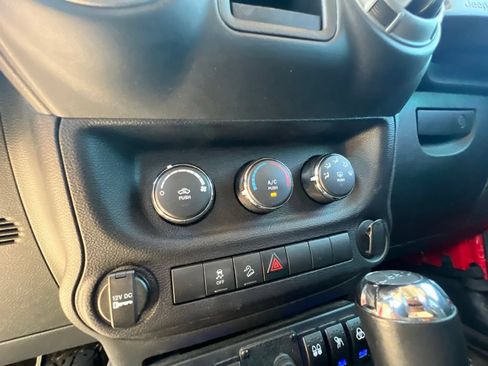 Used 2018 Jeep Wrangler Unlimited Sport w/ Connectivity Group AWD/4WD image 24