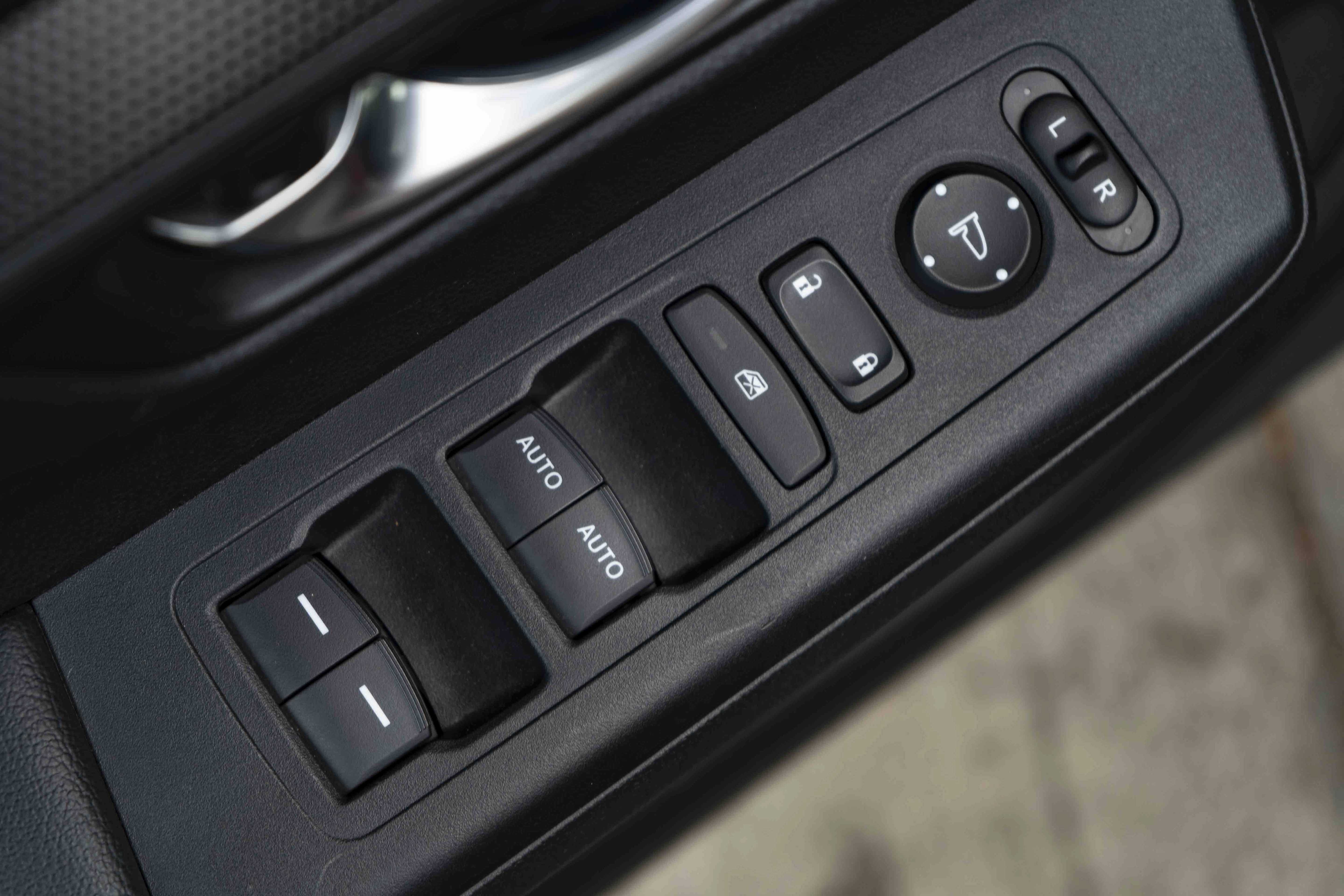 Used 2025 Honda CR-V EX image 36