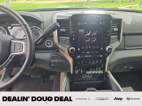 Used 2024 RAM 2500 Laramie AWD/4WD image 18