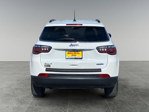 Used 2024 Jeep Compass Latitude image 4