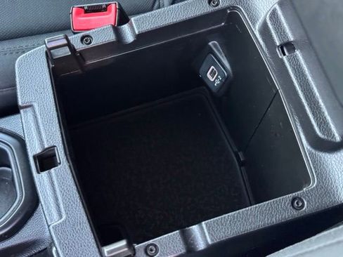 Used 2019 Jeep Wrangler Unlimited Sport image 19