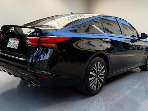 Used 2023 Nissan Altima 2.5 SV w/ SV Premium Package FWD image 7