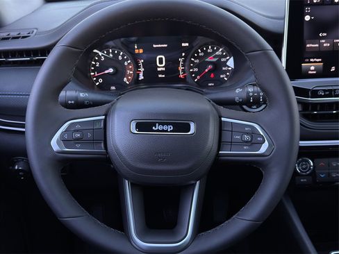 New 2026 Jeep Compass Latitude image 12