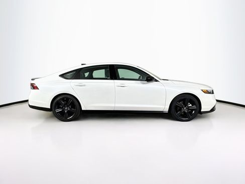 Used 2023 Honda Accord Sport image 2