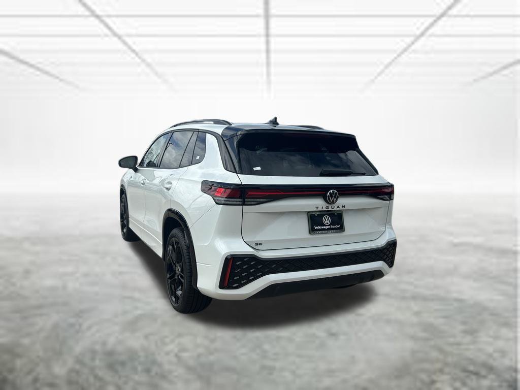 New 2026 Volkswagen Tiguan SE R-Line FWD image 4