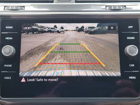 Used 2022 Volkswagen Tiguan SE R-Line FWD image 13