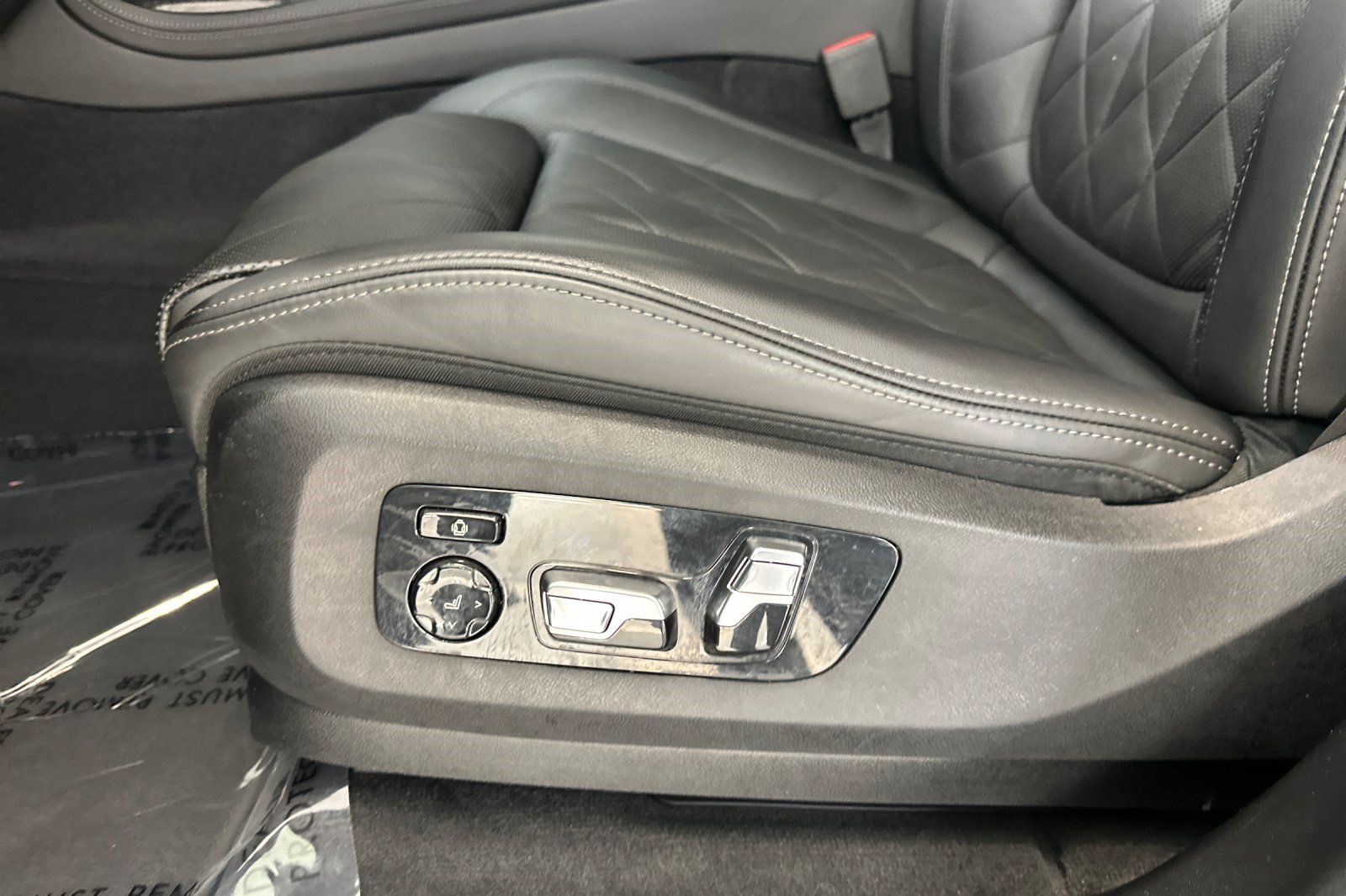 Certified 2025 BMW X7 xDrive40i w/ M Sport Package AWD/4WD image 14