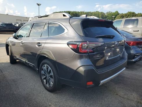 Used 2024 Subaru Outback Touring AWD/4WD image 8