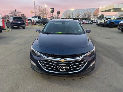 Used 2021 Chevrolet Malibu LT image 2