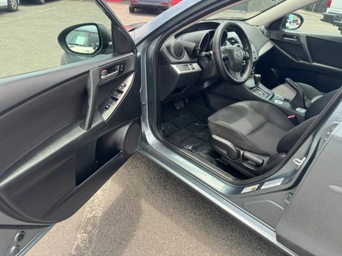 Used 2013 MAZDA MAZDA3 i Sport FWD image 20
