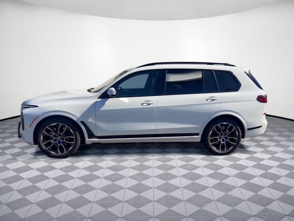 Certified 2026 BMW X7 xDrive40i AWD/4WD image 2