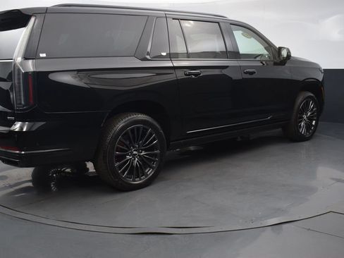 Used 2026 Cadillac Escalade ESV Platinum Sport w/ LPO, Floor Liner Package AWD/4WD image 6