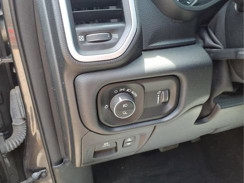 Used 2021 RAM 1500 Big Horn AWD/4WD image 17