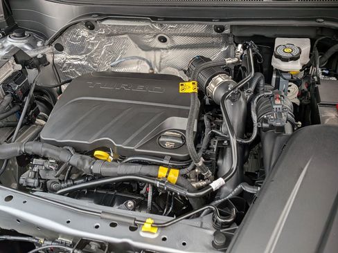 Used 2025 Chevrolet Trax LT image 34