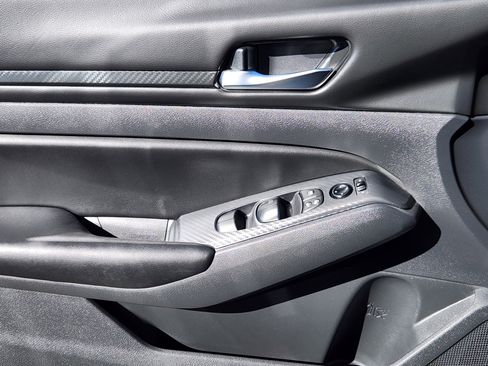 Used 2022 Nissan Altima 2.5 S image 7